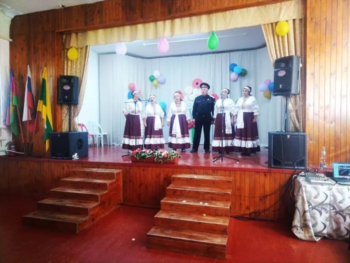 photo_5256196035456388516_y